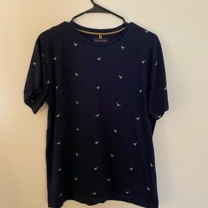 Navy blue tshirt with bird pattern